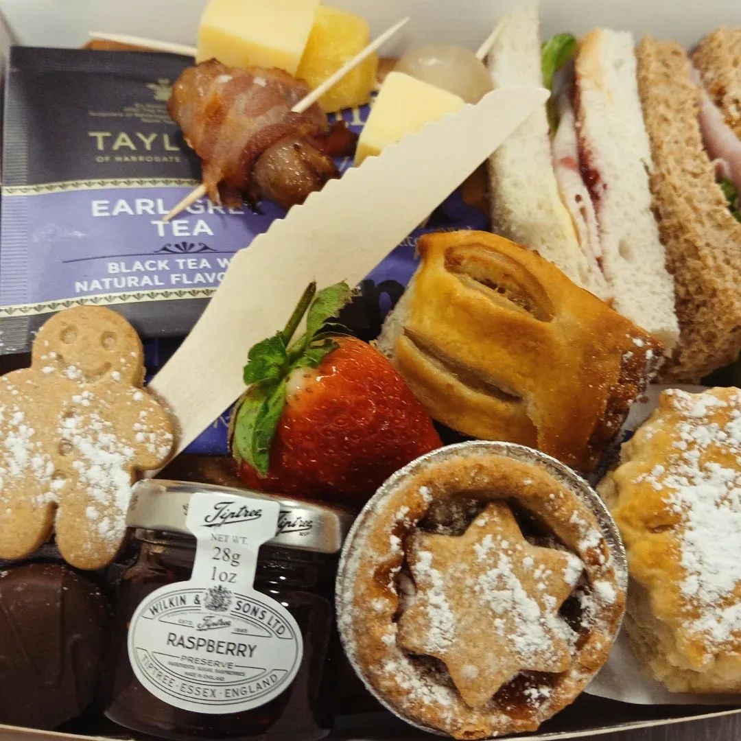 9.95 festive Afternoon Tea Picnic Boxes